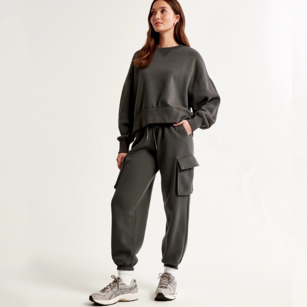 A&F Essential Sweatpant